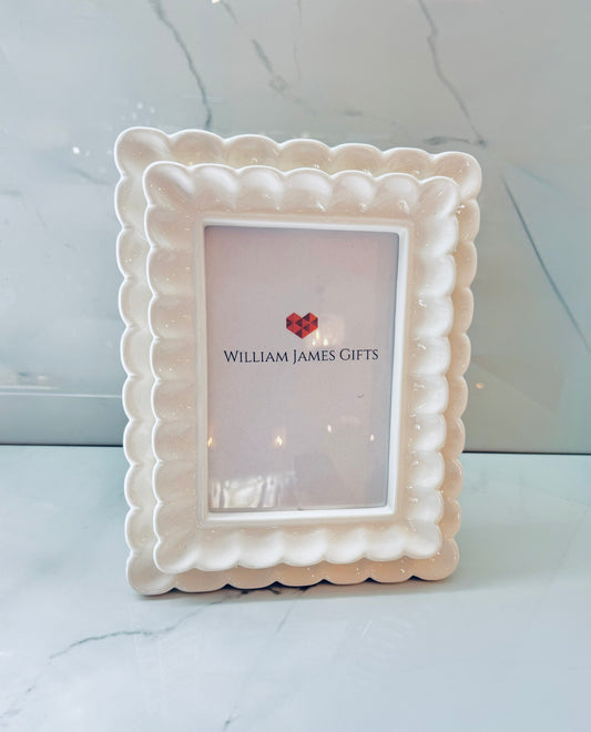 5x7 Scalloped Photo Frame